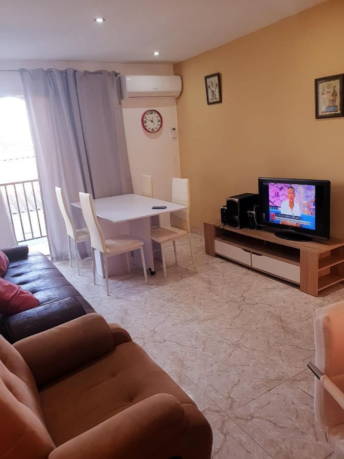 Rooms Nice And Quite บาเลนเซีย ภายนอก รูปภาพ