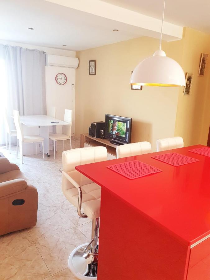 Rooms Nice And Quite บาเลนเซีย ภายนอก รูปภาพ