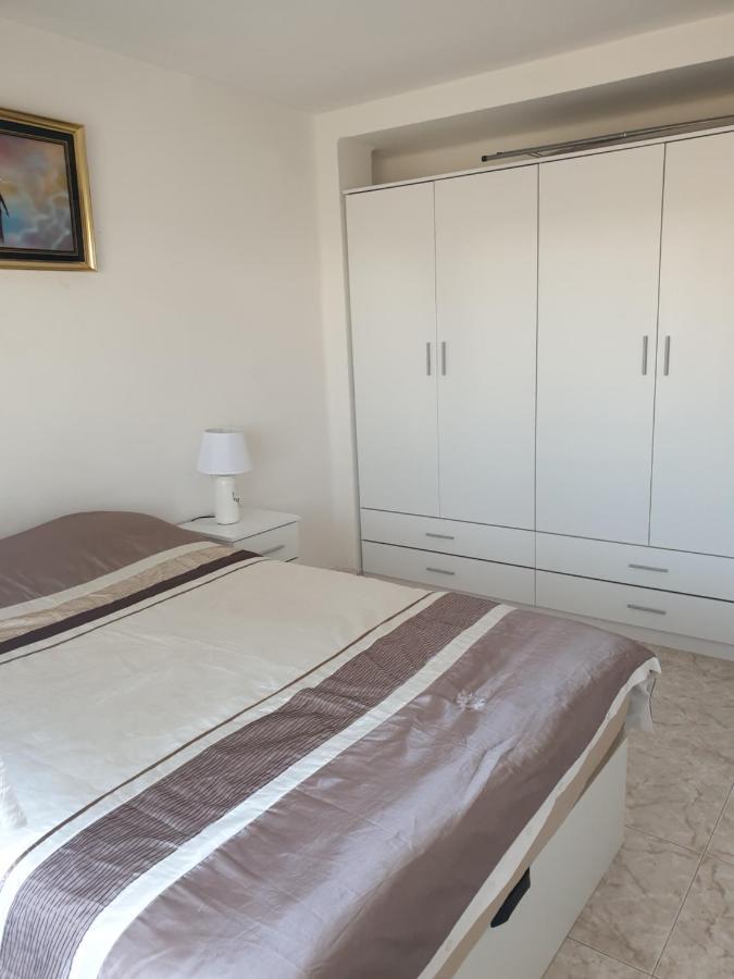 Rooms Nice And Quite บาเลนเซีย ภายนอก รูปภาพ