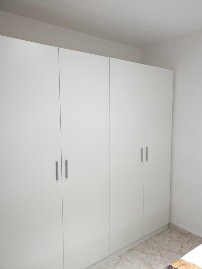 Rooms Nice And Quite บาเลนเซีย ภายนอก รูปภาพ