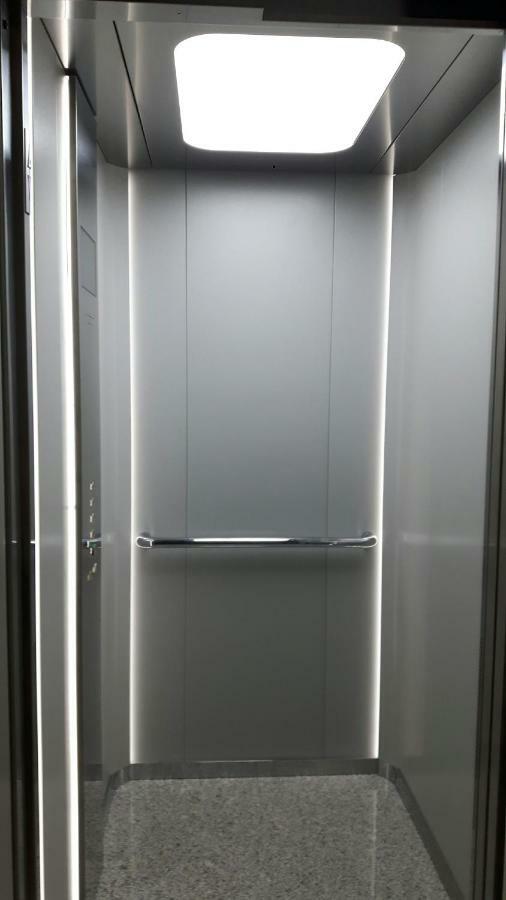 Rooms Nice And Quite บาเลนเซีย ภายนอก รูปภาพ